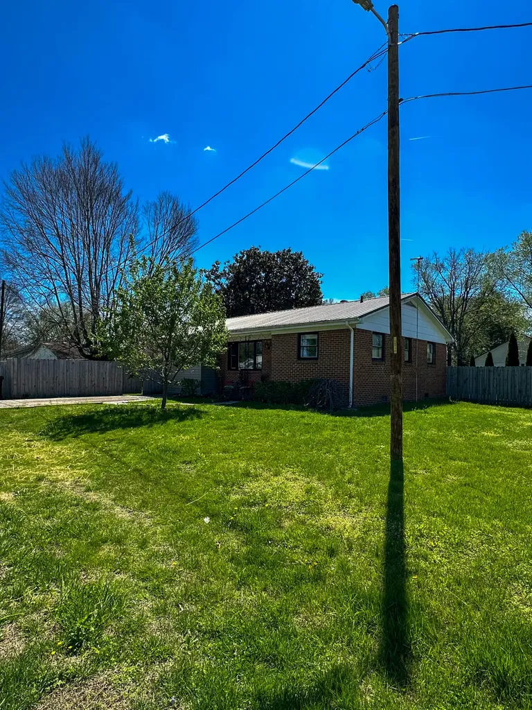241 8th Avenue Clay City KY 40312