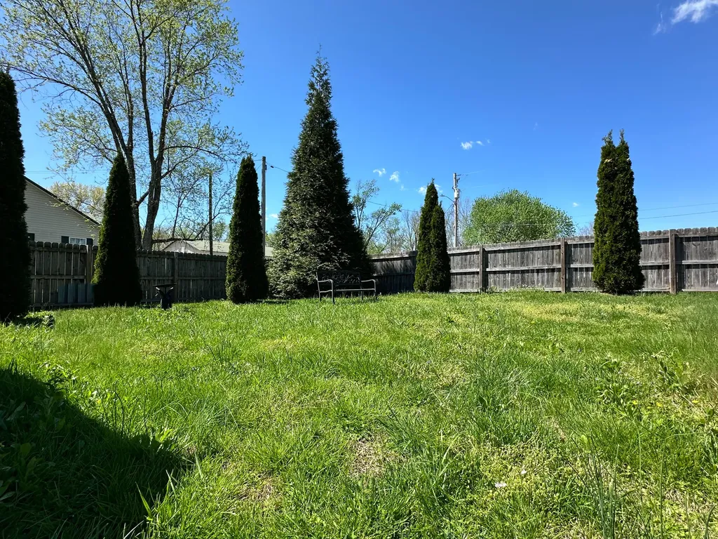 241 8th Avenue Clay City KY 40312