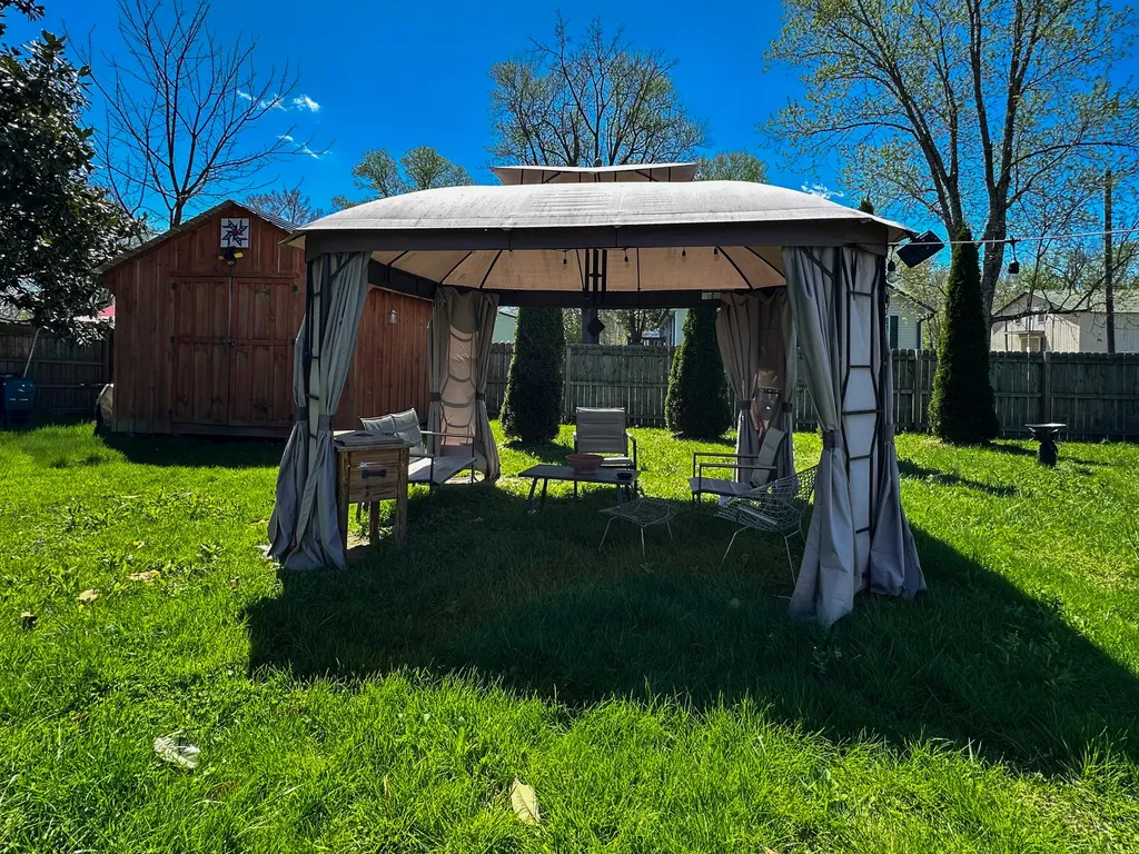 241 8th Avenue Clay City KY 40312