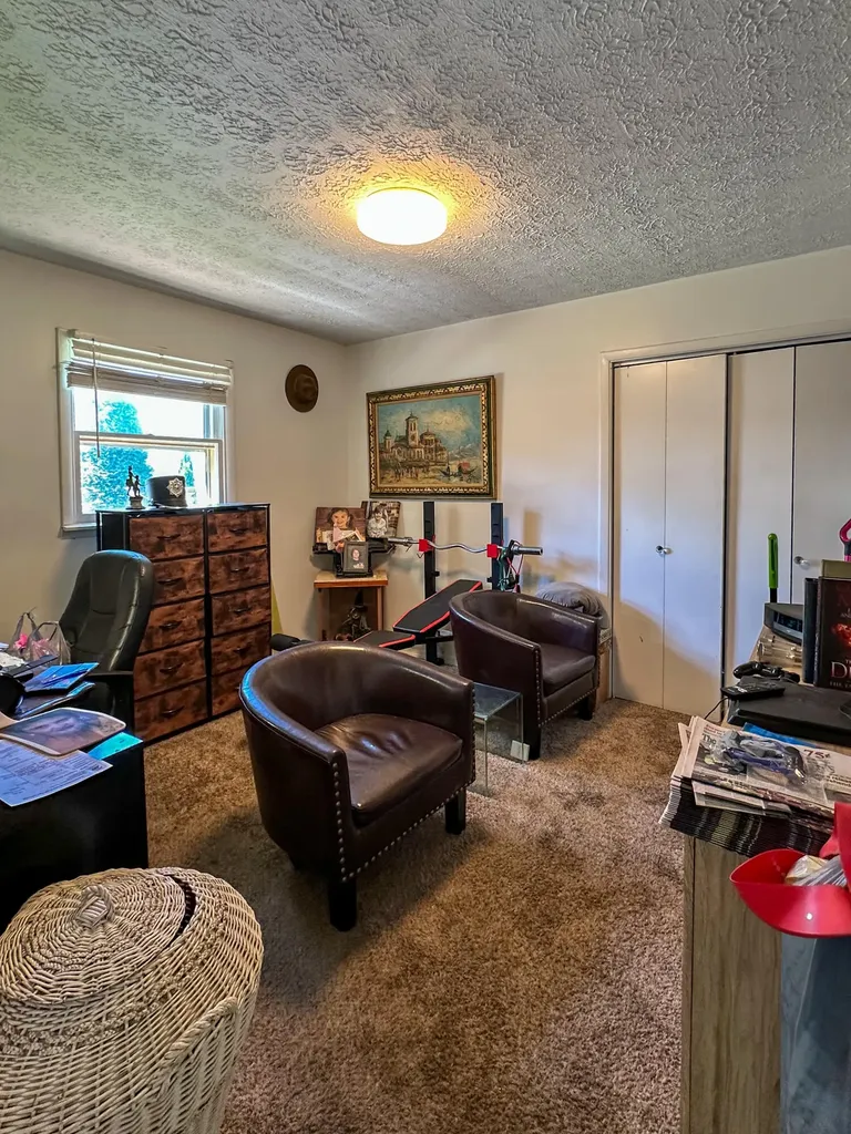 241 8th Avenue Clay City KY 40312