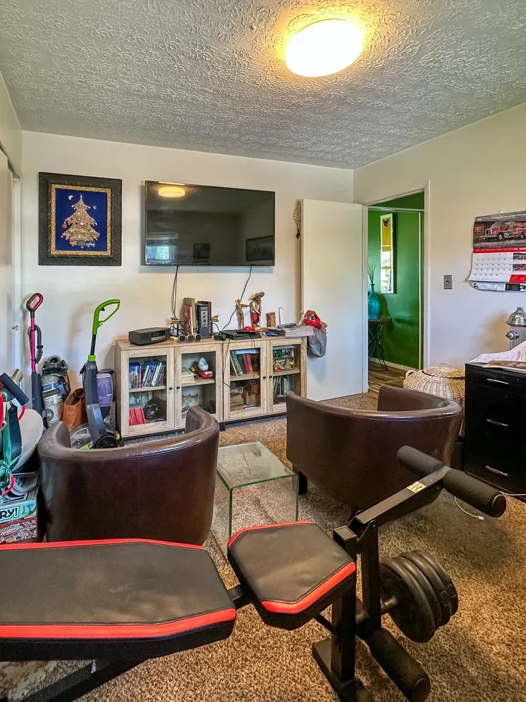 241 8th Avenue Clay City KY 40312