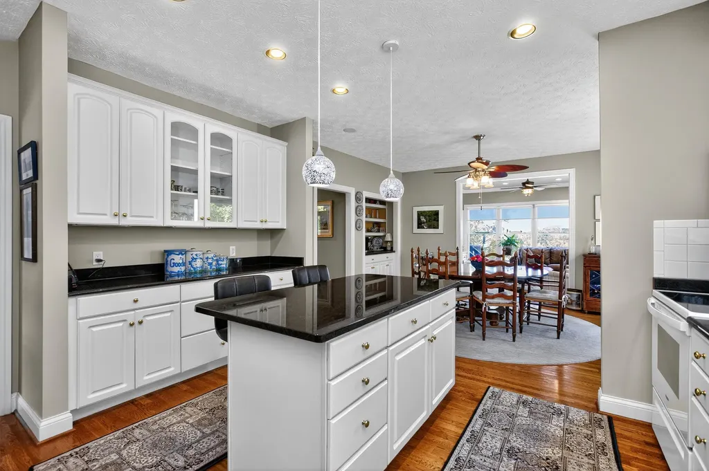 910 Hunter Drive Lancaster KY 40444