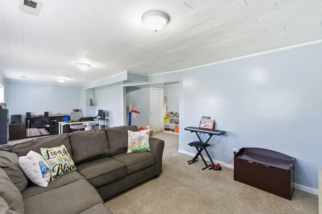 204 Village Drive Frankfort KY 40601