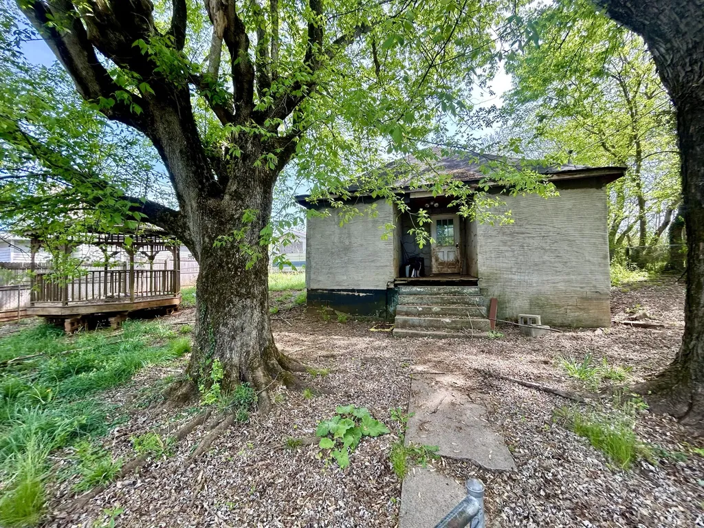 804 Nixon Street Ferguson KY 42533
