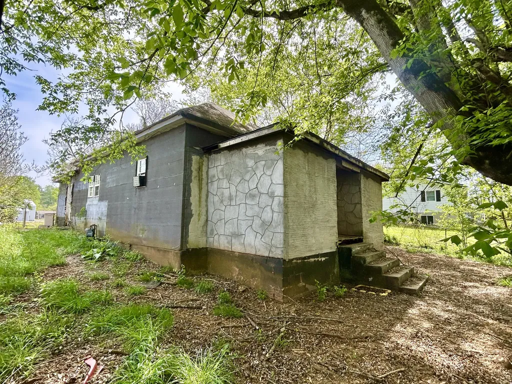 804 Nixon Street Ferguson KY 42533