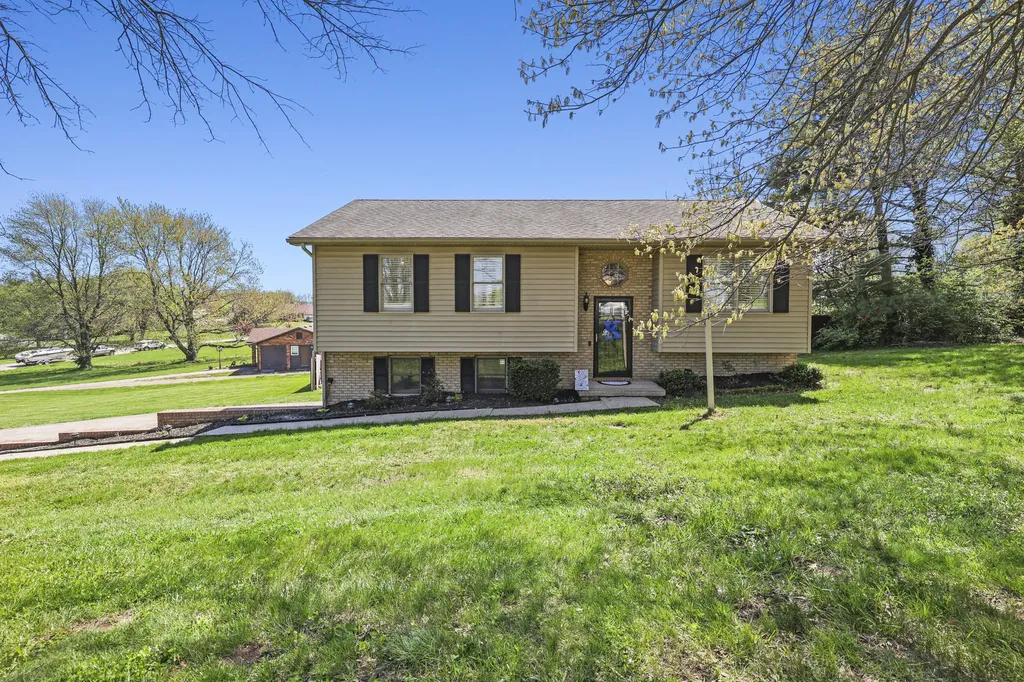 121 Eastland Drive Paris KY 40361