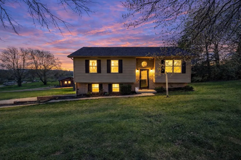 121 Eastland Drive Paris KY 40361
