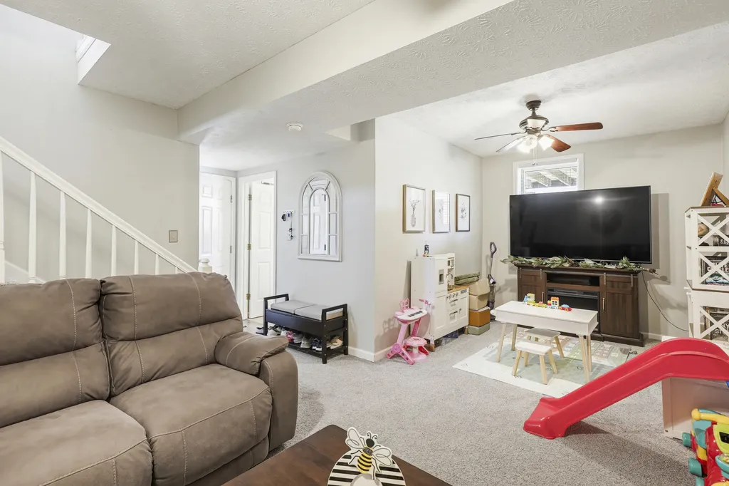 121 Eastland Drive Paris KY 40361