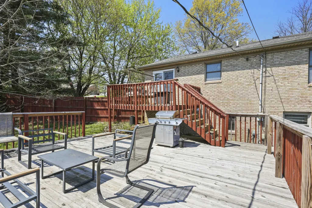 121 Eastland Drive Paris KY 40361