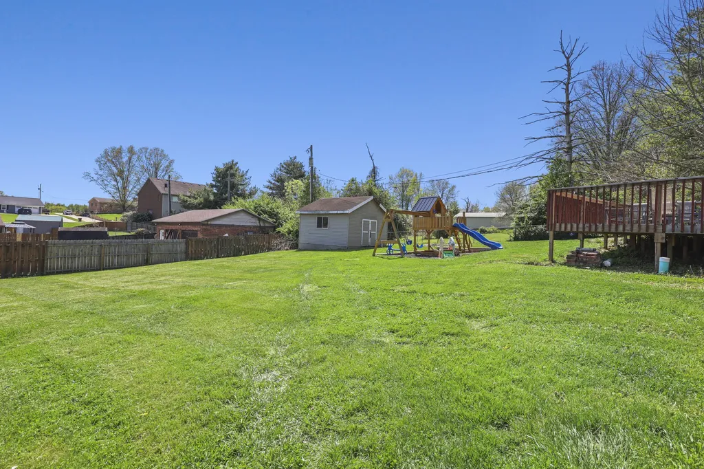 121 Eastland Drive Paris KY 40361