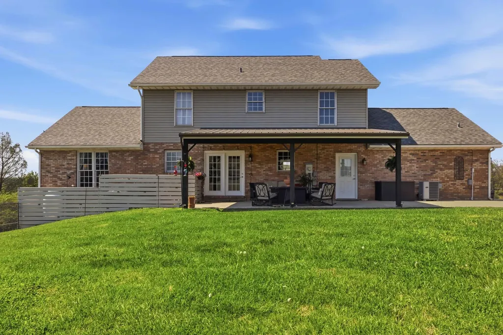 236 Pine Street Somerset KY 42503