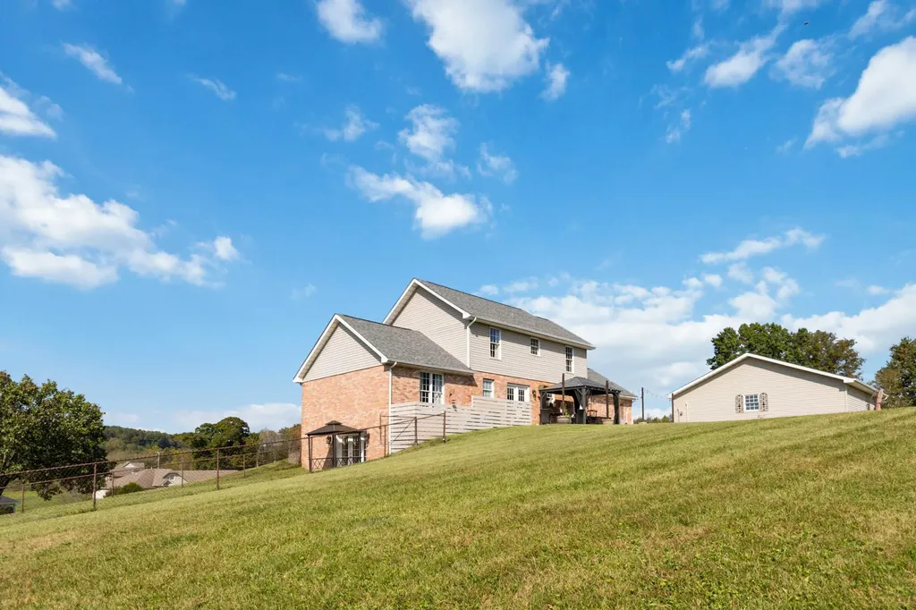 236 Pine Street Somerset KY 42503