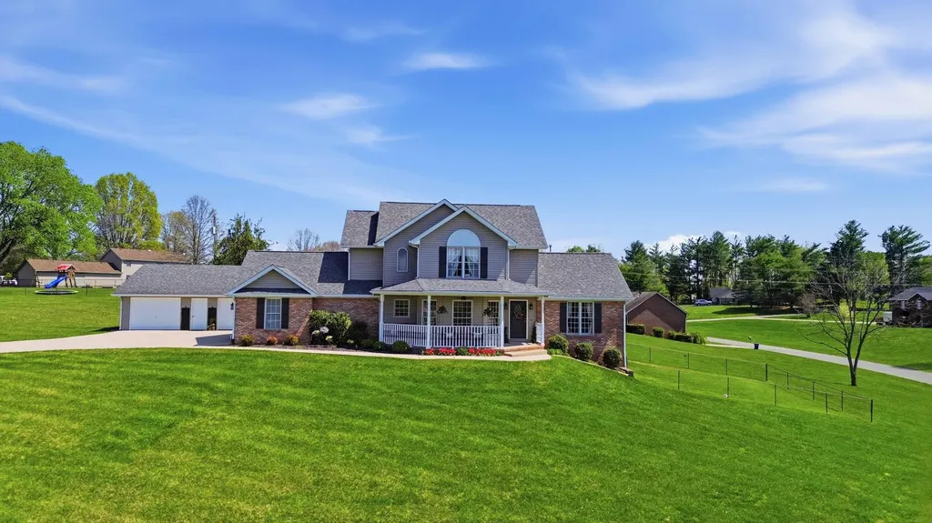 236 Pine Street Somerset KY 42503