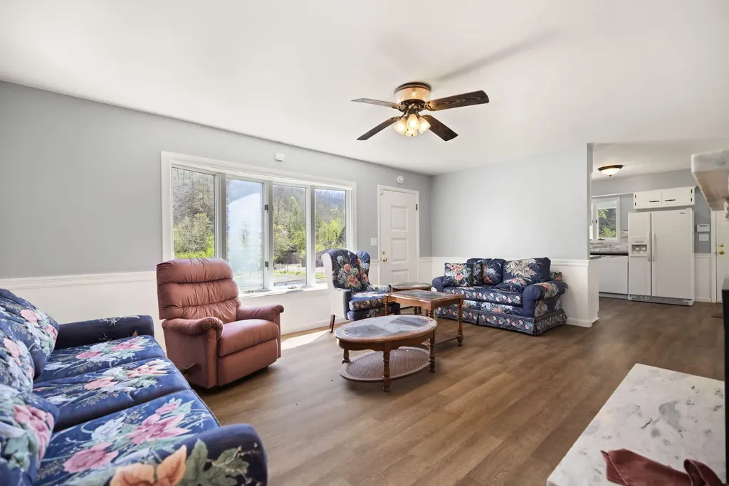 5935 Key Route 2030 Harold KY 41635
