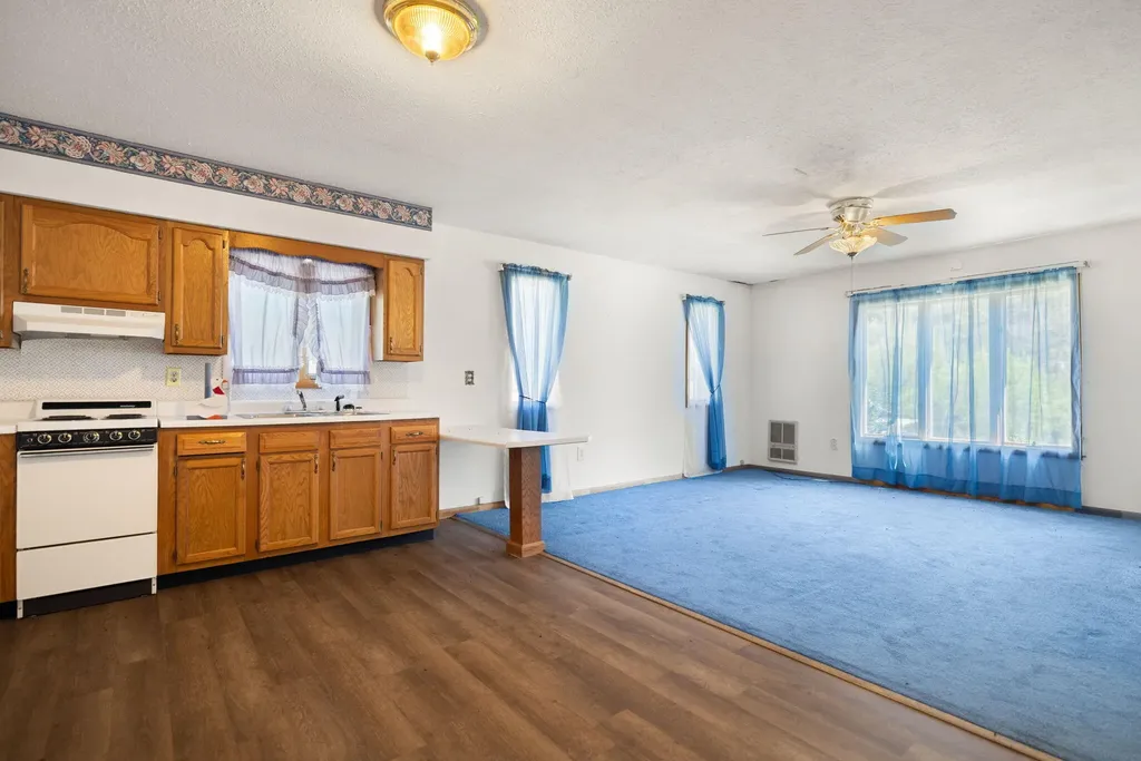 5935 Key Route 2030 Harold KY 41635