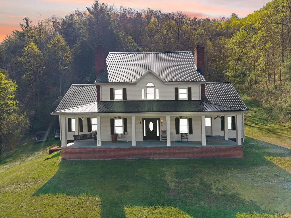 2431 Mare Creek Road Stanville KY 41659