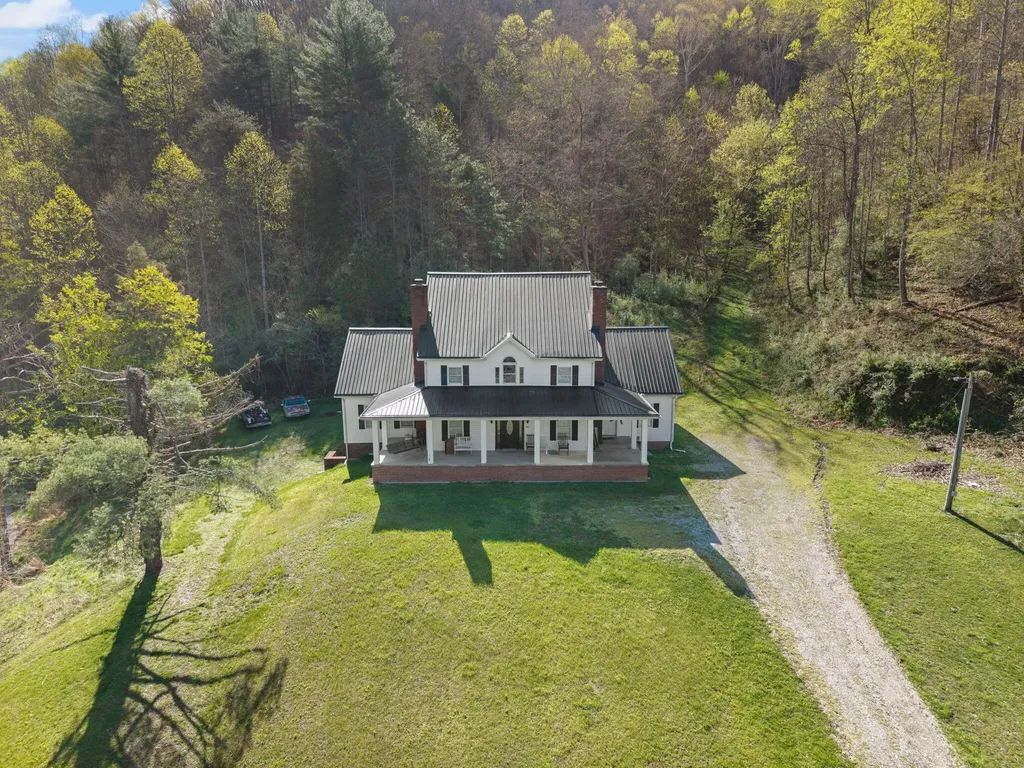 2431 Mare Creek Road Stanville KY 41659
