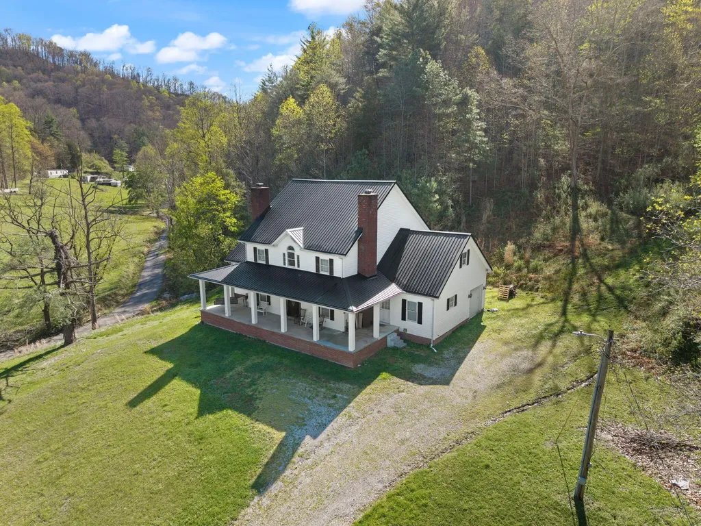 2431 Mare Creek Road Stanville KY 41659