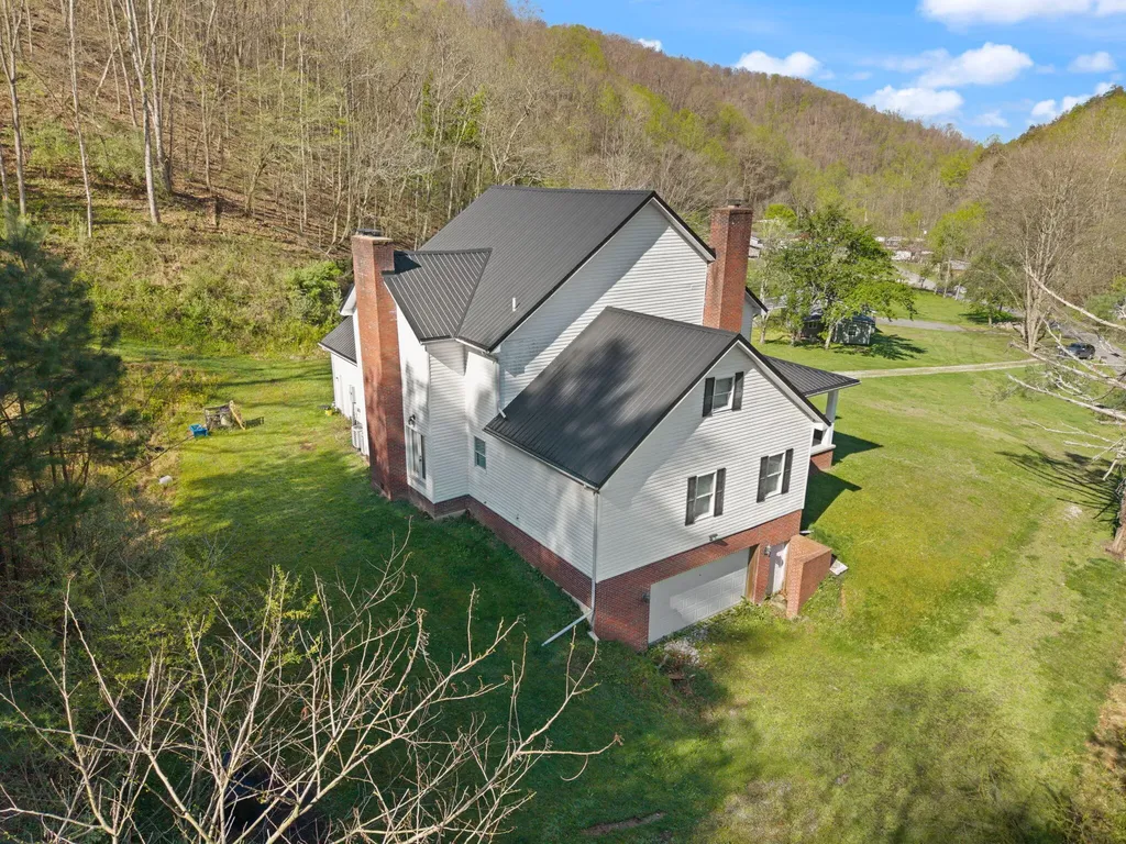 2431 Mare Creek Road Stanville KY 41659