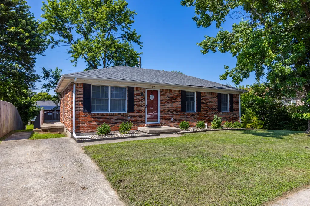 317 Edwards Drive Nicholasville KY 40356