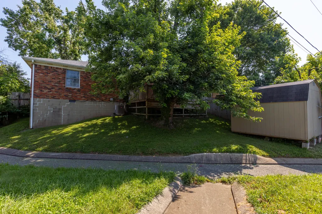 317 Edwards Drive Nicholasville KY 40356