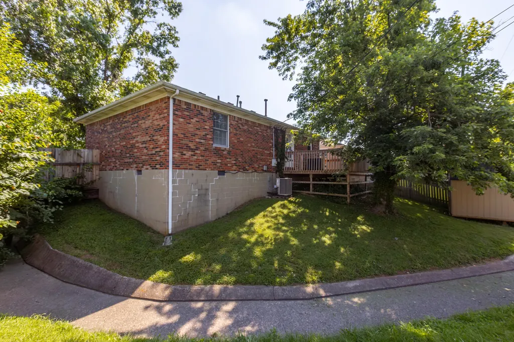 317 Edwards Drive Nicholasville KY 40356