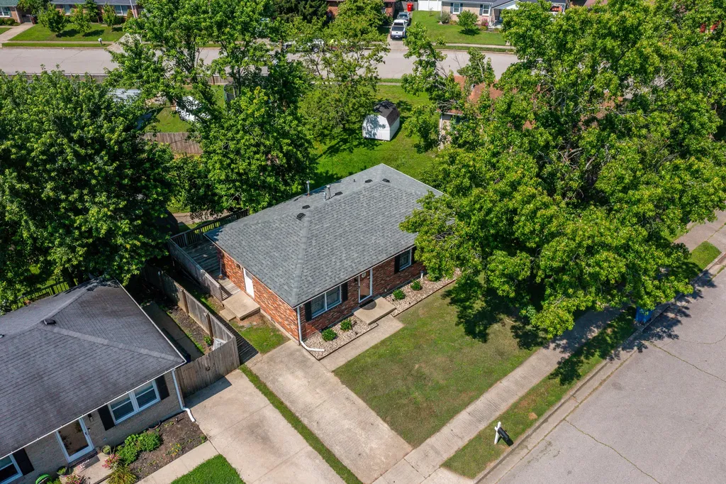 317 Edwards Drive Nicholasville KY 40356