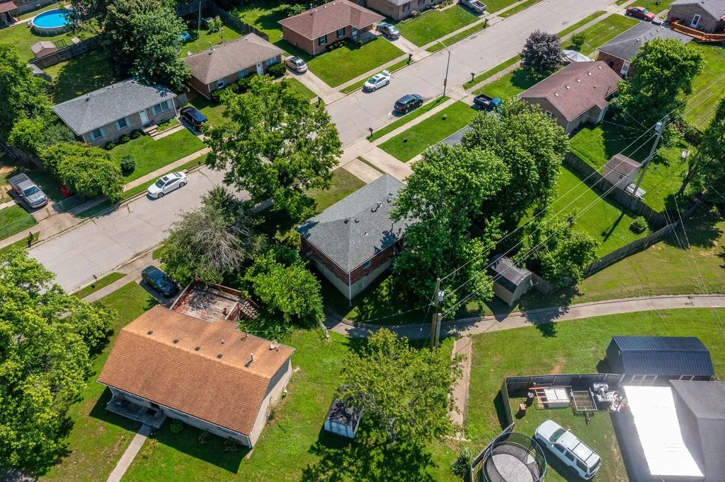 317 Edwards Drive Nicholasville KY 40356