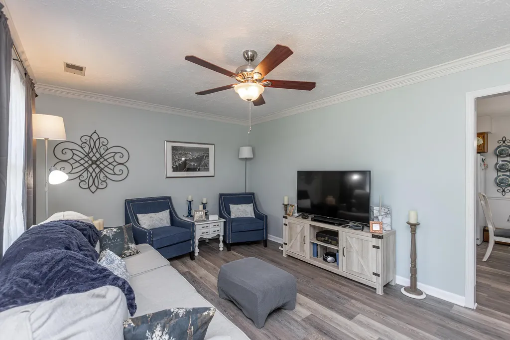 317 Edwards Drive Nicholasville KY 40356
