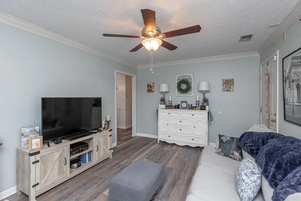 317 Edwards Drive Nicholasville KY 40356