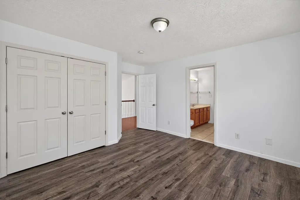 919 Winding Oak Trail Lexington KY 40511
