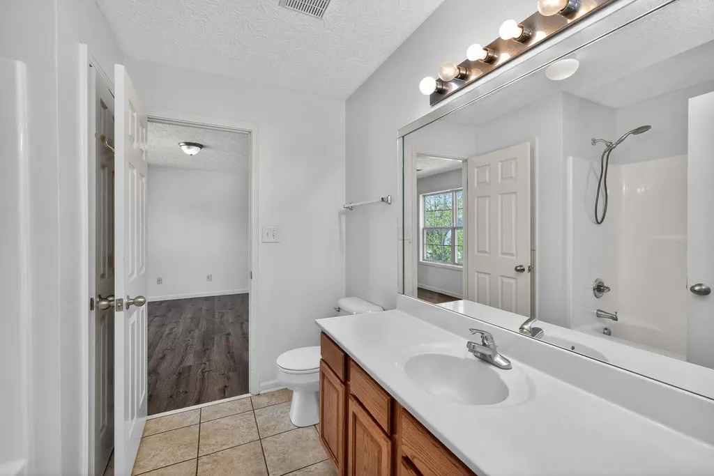 919 Winding Oak Trail Lexington KY 40511