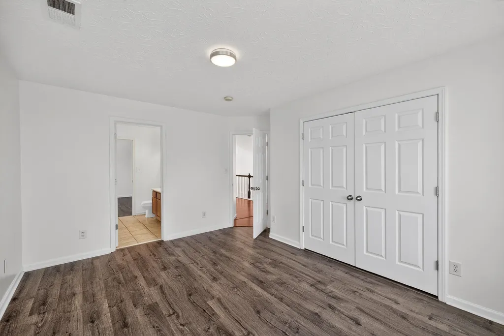 919 Winding Oak Trail Lexington KY 40511