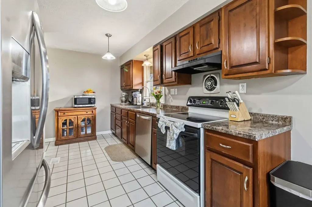 1218 Calvary Court London KY 40741