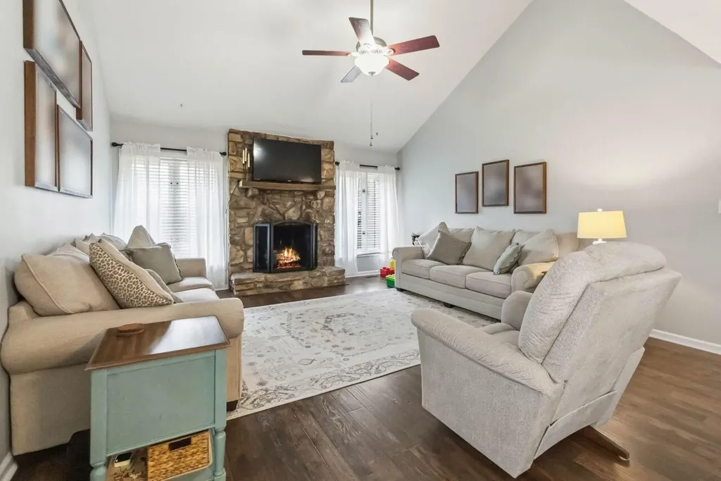 1218 Calvary Court London KY 40741