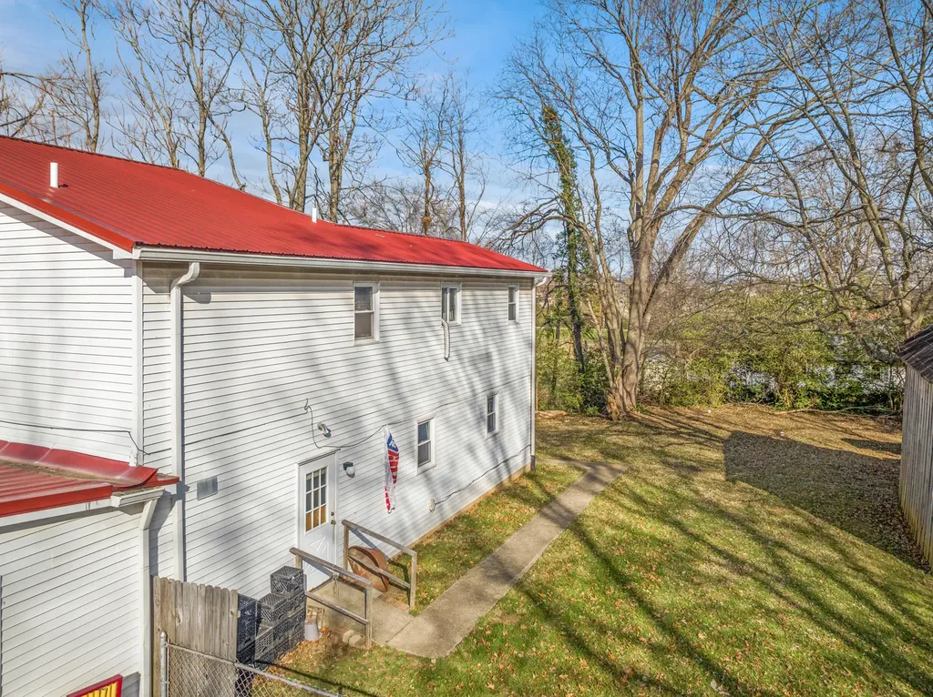 380 Amsden Avenue Versailles KY 40383