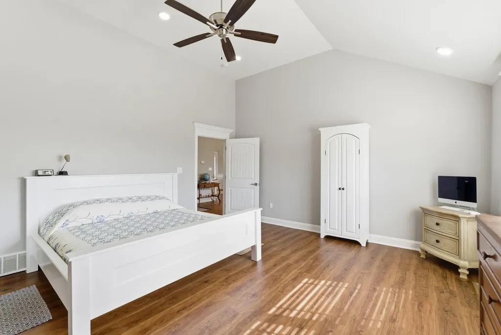 114 Lake West Road Somerset KY 42503