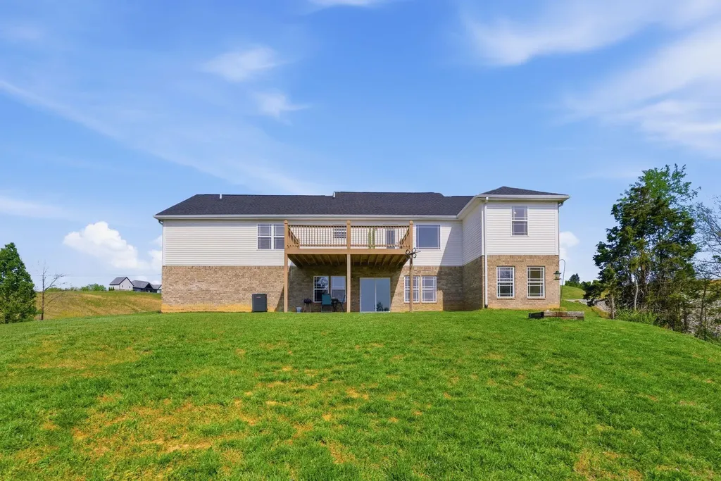 114 Lake West Road Somerset KY 42503