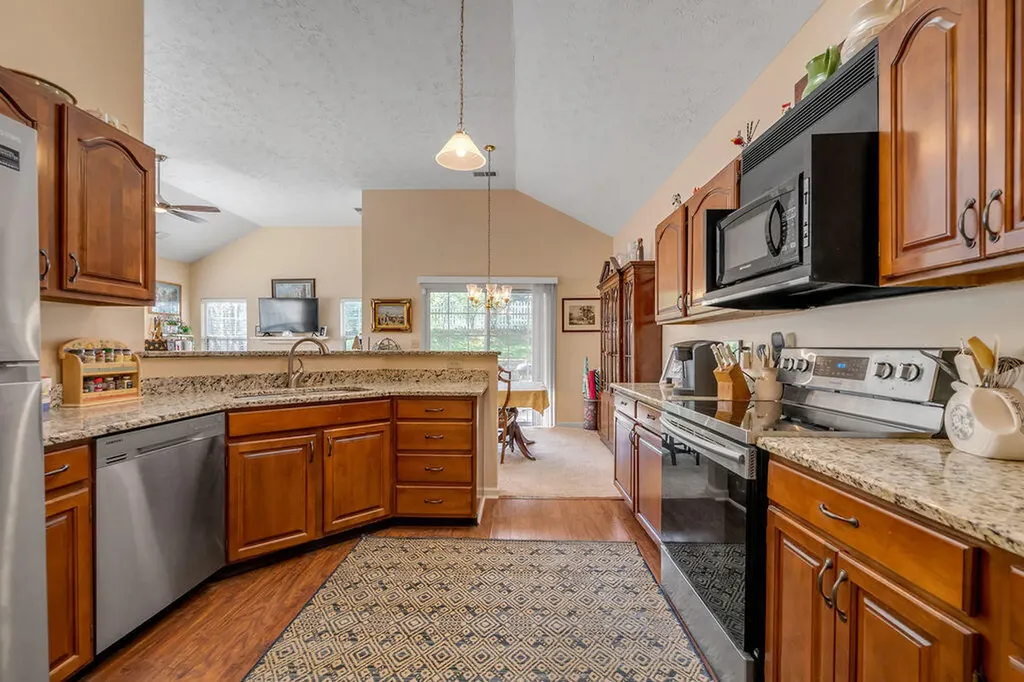 4272 Hampton Ridge Lexington KY 40514