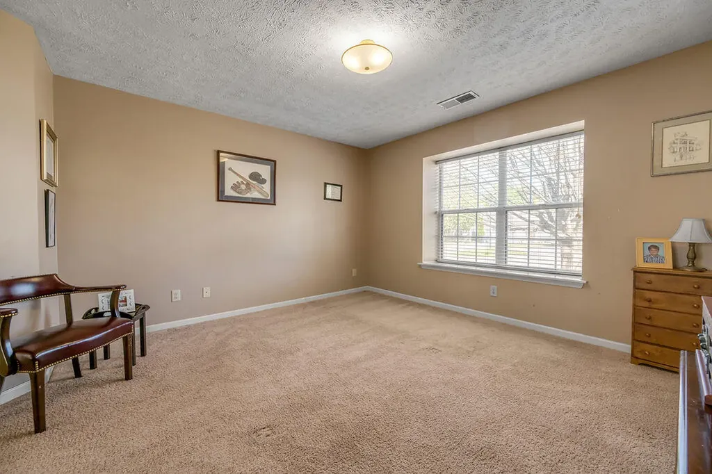 4272 Hampton Ridge Lexington KY 40514