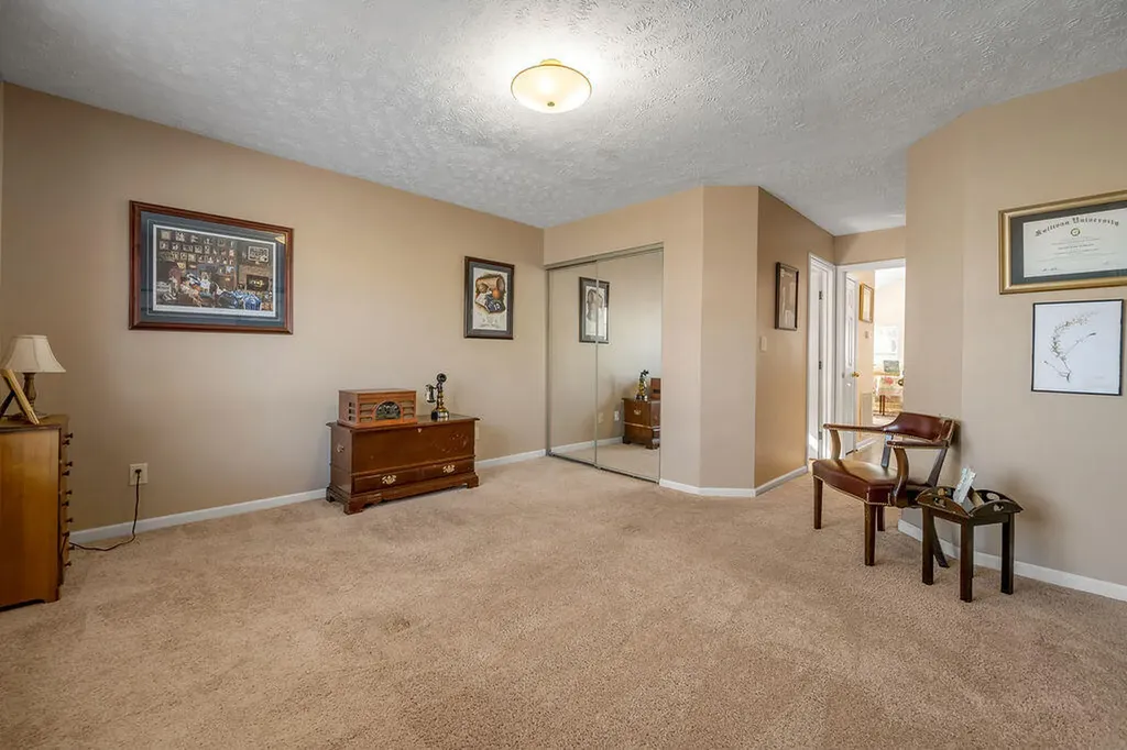 4272 Hampton Ridge Lexington KY 40514