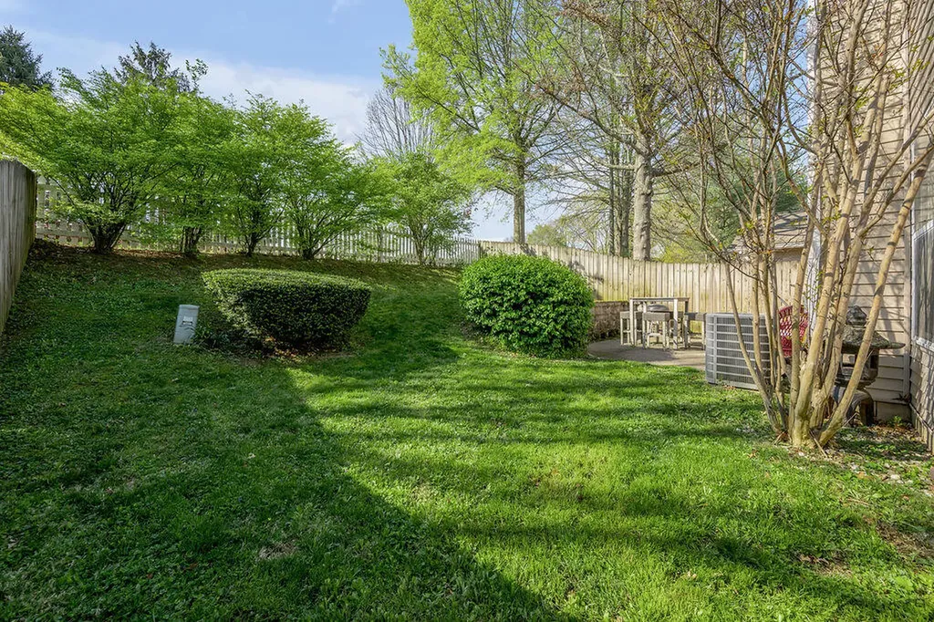 4272 Hampton Ridge Lexington KY 40514