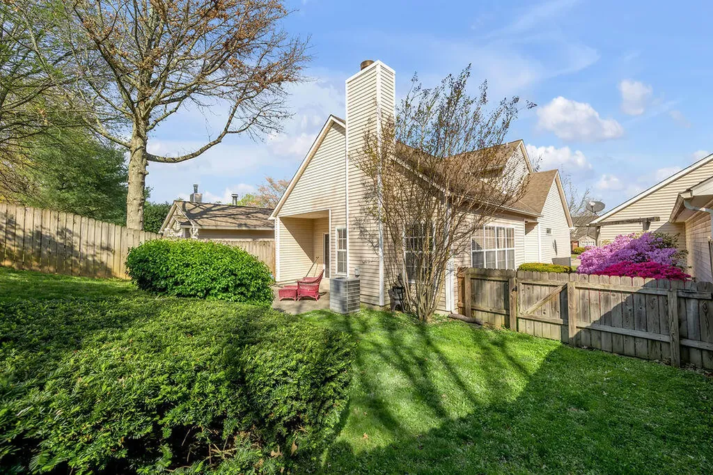 4272 Hampton Ridge Lexington KY 40514