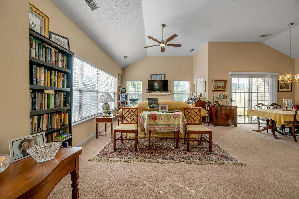 4272 Hampton Ridge Lexington KY 40514
