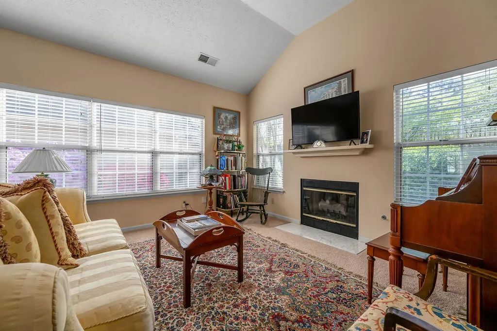 4272 Hampton Ridge Lexington KY 40514