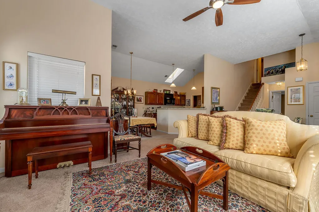 4272 Hampton Ridge Lexington KY 40514