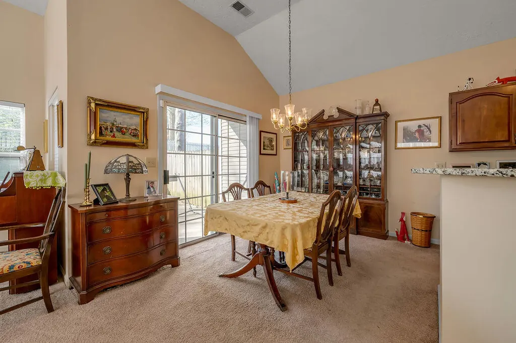 4272 Hampton Ridge Lexington KY 40514