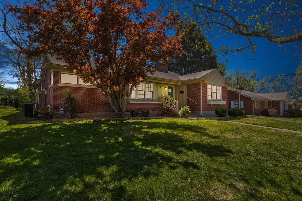 212 Sterling Avenue Mt Sterling KY 40353
