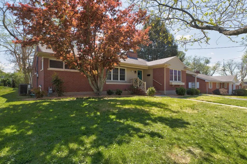 212 Sterling Avenue Mt Sterling KY 40353