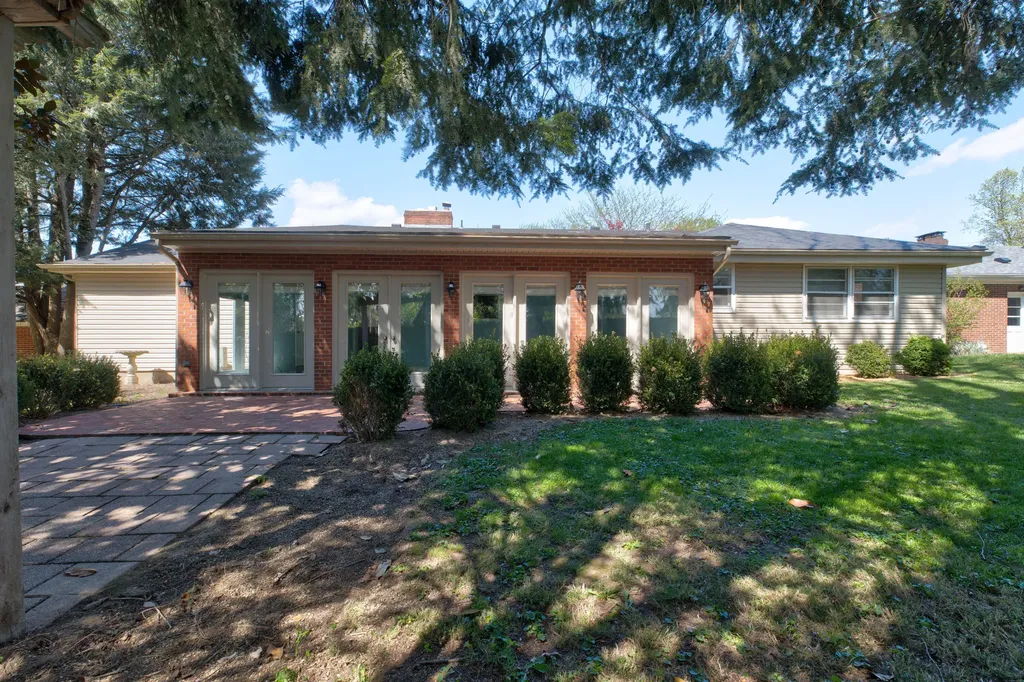 212 Sterling Avenue Mt Sterling KY 40353